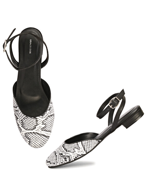 Black Closed-Toe Flat Sandal - Image 2