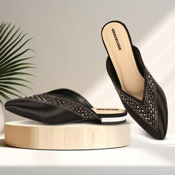 Black Closed-Toe Flat Mule