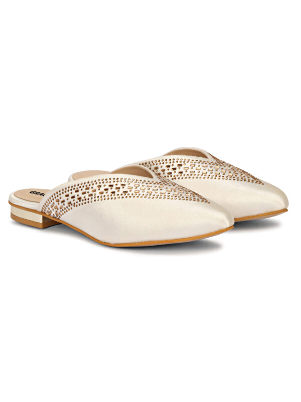 White Closed-Toe Flat Mule - Image 5