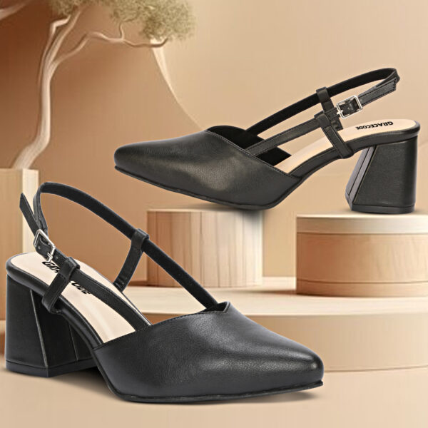 Black Closed-Toe Block Heel Sandal